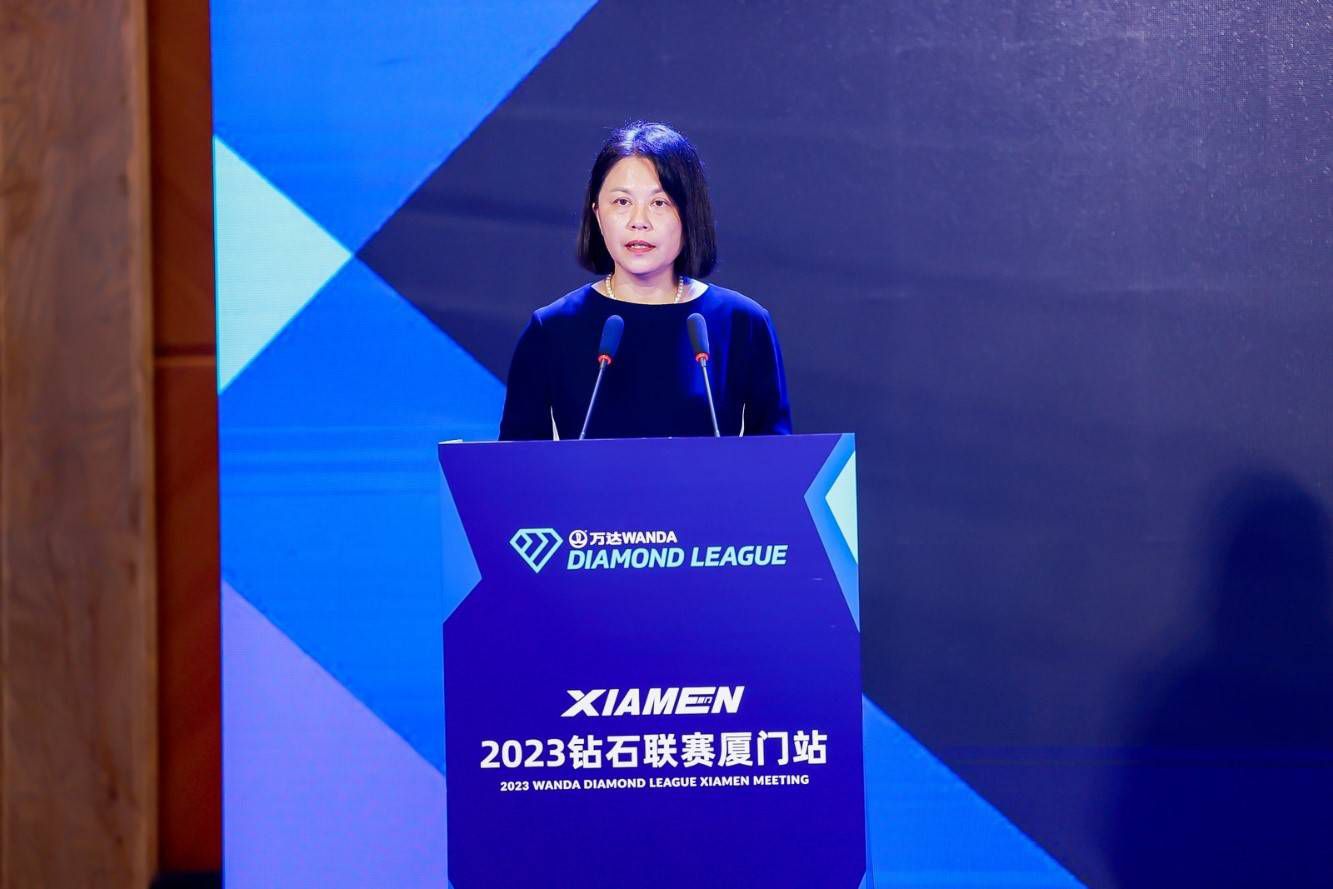 谈到阿森纳在英超联赛中所处的位置：“还不错，我们还在积分榜顶端战斗。